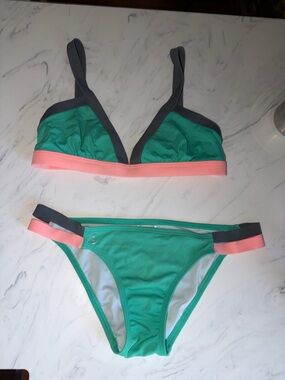 Lands' End Green Bikini with Coral and Gray Trim lands end 4 6 set strappy